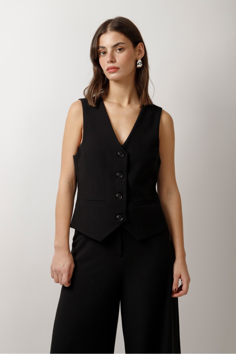 SHORT VEST WITH FRONT SPOTS